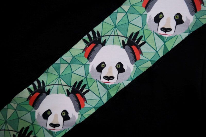 Panda-Pullover "Funky Panda" schwarz-grün – Bild 4