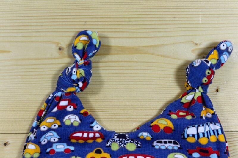 Baby-Chnopfzipfel-Mütze Auto blau-türkis – Bild 3