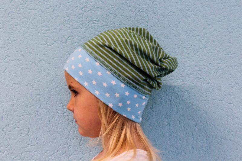 Beanie Streifen-Sterne grün-türkis – Bild 2