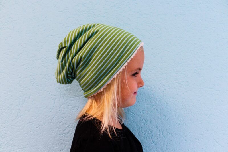 Winter-Beanie Streifen grün-türkis-offwhite – Bild 2
