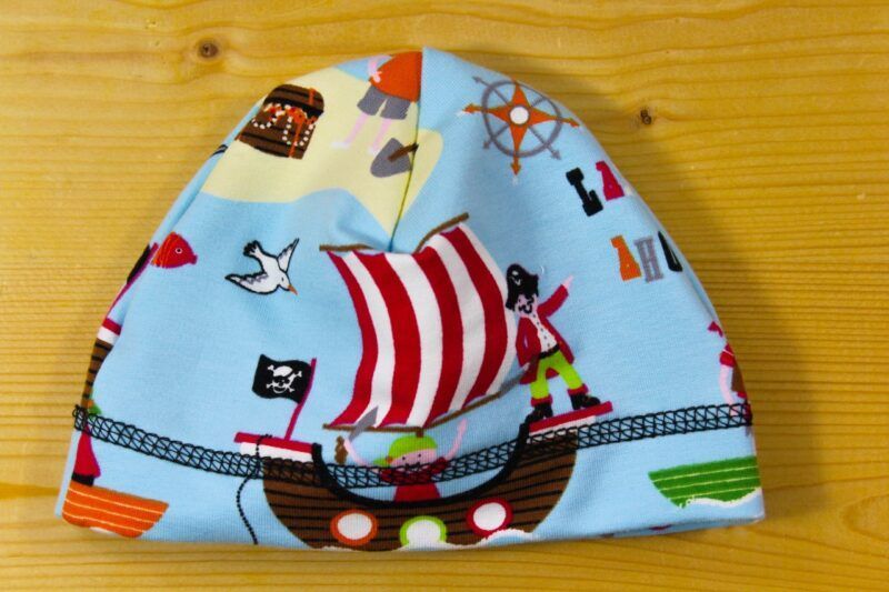 Baby-Beanie Pirat hellblau