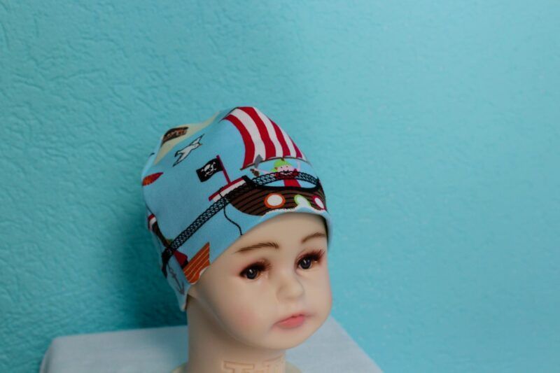 Baby-Beanie Pirat hellblau – Bild 2