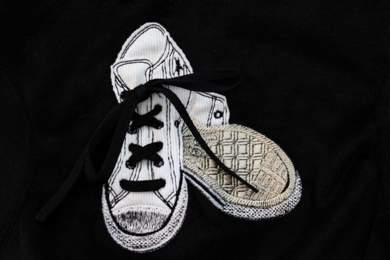Kuschel-Pullunder Chucks schwarz – Bild 4