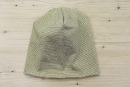 Beanie schmal-gestreift senf-weiss