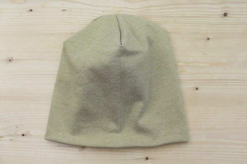 Beanie schmal-gestreift senf-weiss