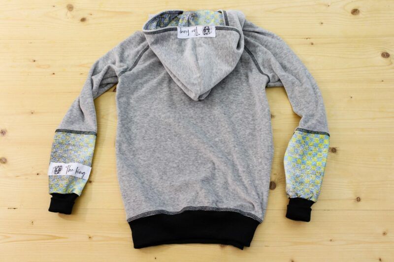 Kapuzen-Pullover Löwe grau-grün – Bild 3
