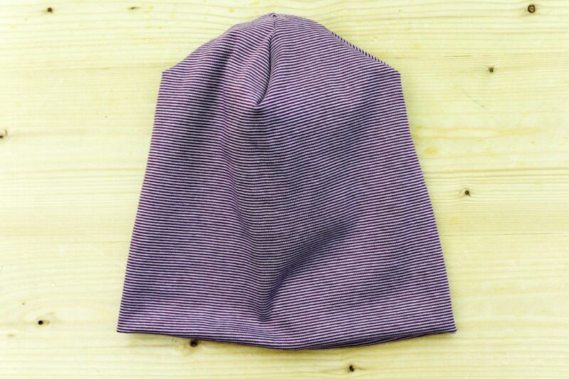 Beanie schmal-gestreift bordeaux-lila