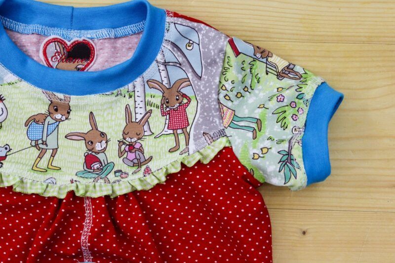 T-Shirt Frühlingshasen rot-grün – Bild 4