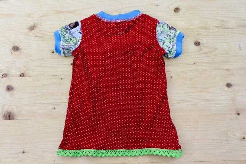 T-Shirt Frühlingshasen rot-grün – Bild 5
