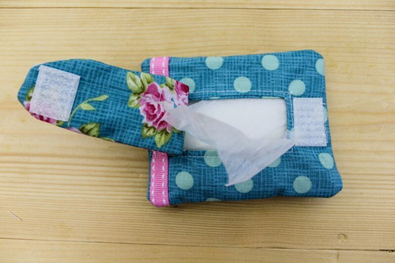 Puppen-Feuchttuch-Tasche Punkte-Rosen türkis – Bild 2