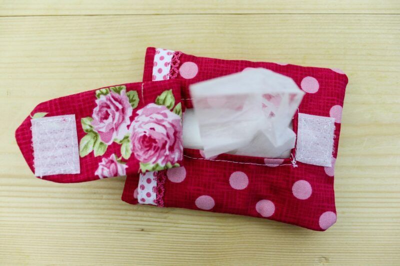Puppen-Feuchttuch-Tasche Punkte-Rosen rot – Bild 2
